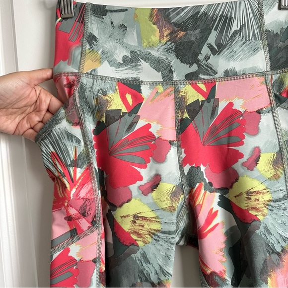 Calvin Klein Performance Floral Print Leggings - Picture 7 of 12